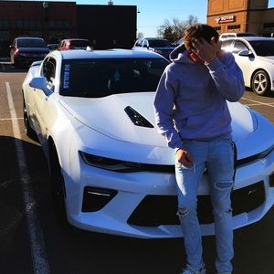 Meet your Posher, Dax